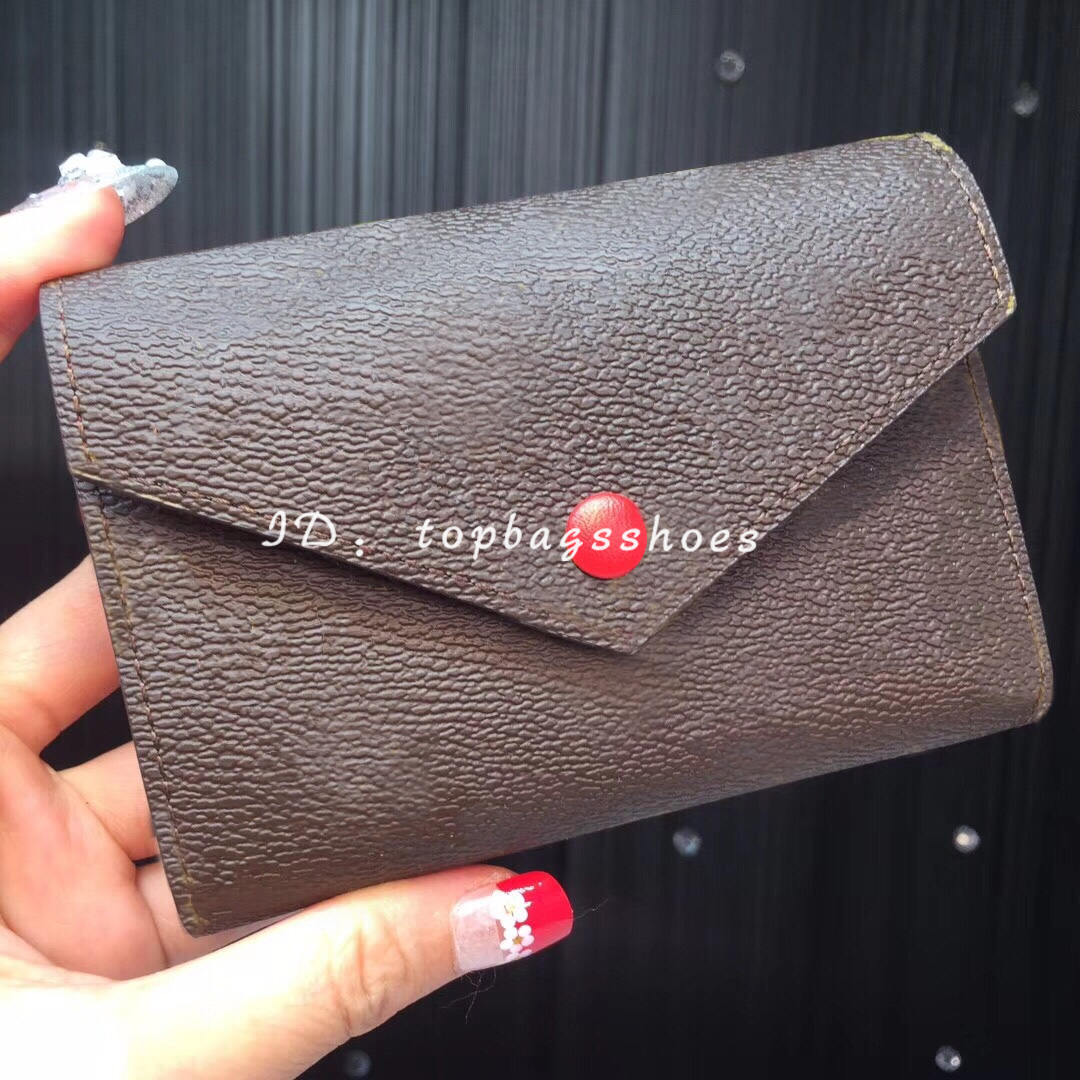 luxurys designers wallet 2020 hot sold high quality Womens Original Brand mens Fashion pink red kids card genuine Leather card small purses, Red;black
luxurys designers wallet 2020 hot sold high quality Womens Original Brand mens Fashion pink red kids card genuine Leather card small purses, Red;black