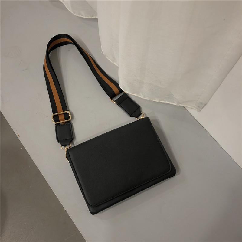 Summer bag take everything in 2021 Hong Kong wind retro double hand small square bag slung over light female contracted, Black
Summer bag take everything in 2021 Hong Kong wind retro double hand small square bag slung over light female contracted, Black