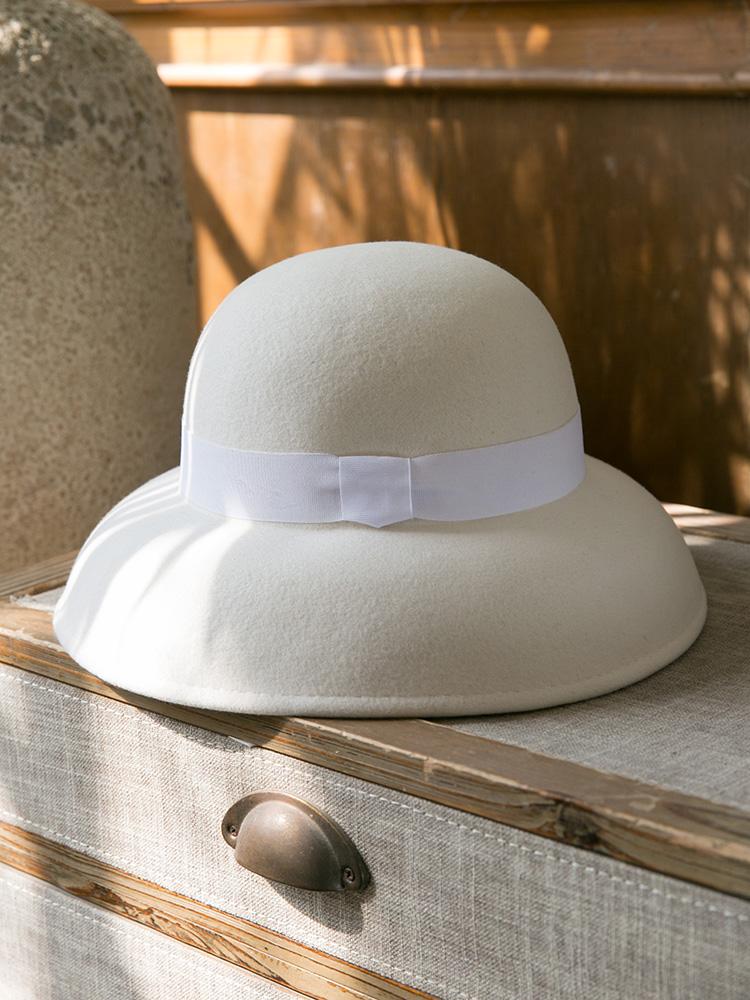 2021 High End White Pure Wool Bucket Hat Wide Brim Fedoras French Ladies Winter Spring Wedding Felt Hat Dome Wool Sombrero
2021 High End White Pure Wool Bucket Hat Wide Brim Fedoras French Ladies Winter Spring Wedding Felt Hat Dome Wool Sombrero