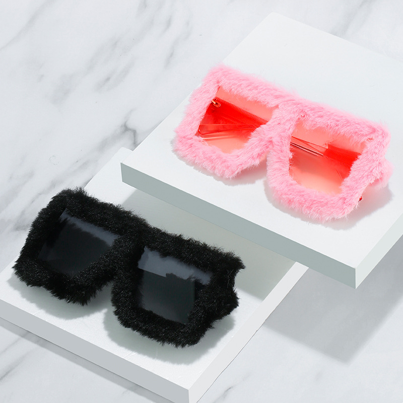 2022 Oversized Soft Fur Sunglasses Colorful Handmade Women Steampunk Club Sun glasses For Decoration Lentes De Sol Mujer
2022 Oversized Soft Fur Sunglasses Colorful Handmade Women Steampunk Club Sun glasses For Decoration Lentes De Sol Mujer