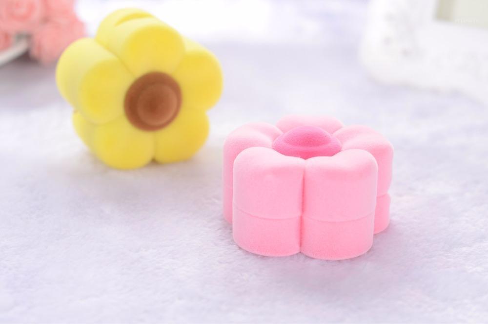 Sun Flower Shape Velvet Jewelry Box Ring Earring Boxes Valentine Day Gift Box Jewelry Display Rack Storage1
Sun Flower Shape Velvet Jewelry Box Ring Earring Boxes Valentine Day Gift Box Jewelry Display Rack Storage1