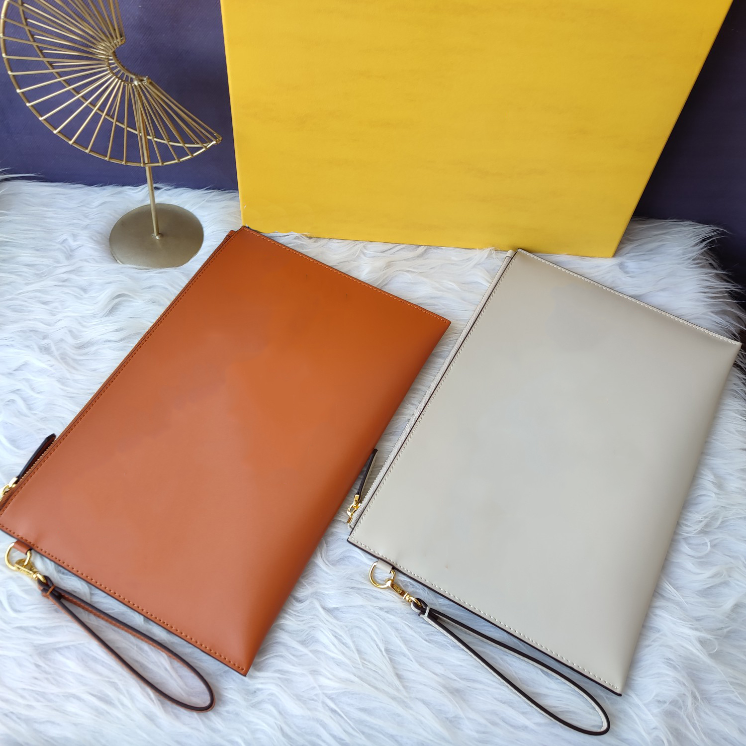 Top quality Plain Zip Pocket Fashion MEN Clutch Bags Purse wallets Business luxury Handbags Zipper wallet storage bags mobile phone pouch, Cream
Top quality Plain Zip Pocket Fashion MEN Clutch Bags Purse wallets Business luxury Handbags Zipper wallet storage bags mobile phone pouch, Cream