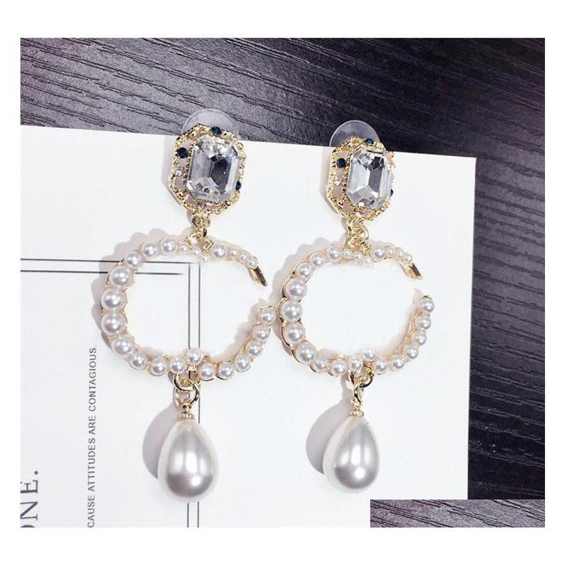Classic Diamond Pearl Earrings Letters Designer Ladies Earrings Women Pendant Earrings Studs Crystal Brand Earring Jewelry Xiudg
Classic Diamond Pearl Earrings Letters Designer Ladies Earrings Women Pendant Earrings Studs Crystal Brand Earring Jewelry Xiudg