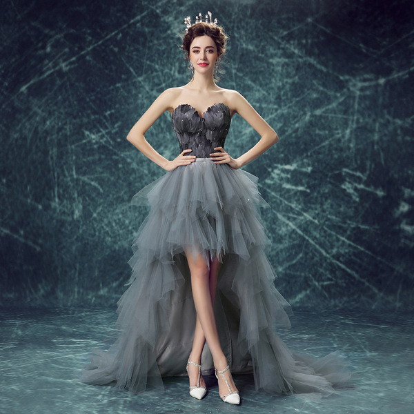 Modern Evening Dresses With Strapless Sleeve-less Custom made Tulle Feather Formal Prom Party Gowns Ruched Robe de mariée