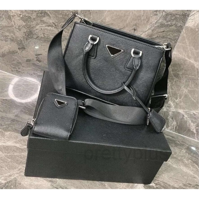 Original Style High Quality Genuine Leather 20SS Woman Handbag Purse Handbag Messenger Bags Classic Triangle Letter Printing Messenger Bags, With box
Original Style High Quality Genuine Leather 20SS Woman Handbag Purse Handbag Messenger Bags Classic Triangle Letter Printing Messenger Bags, With box