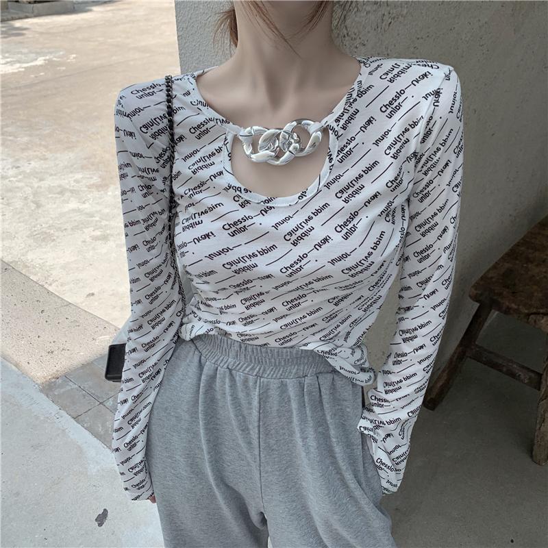 Fashion retro metal chain round collar hollow out letters printing T-shirt with long sleeves slim short top tees streetwear new, Black
Fashion retro metal chain round collar hollow out letters printing T-shirt with long sleeves slim short top tees streetwear new, Black