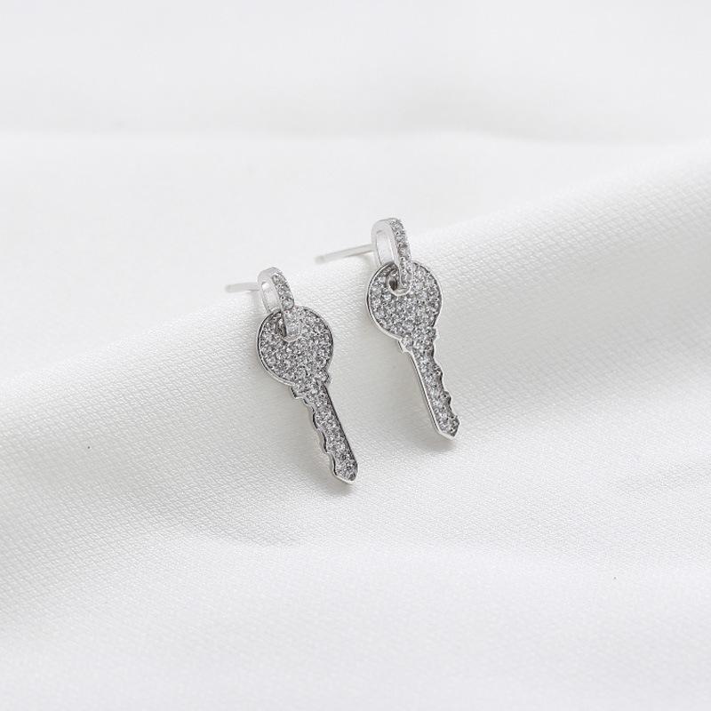 Hoop & Huggie South Korea Korean Version Of S925 Sterling Silver Fashion Diamond Earrings Female Key Personality Metal Wind
Hoop & Huggie South Korea Korean Version Of S925 Sterling Silver Fashion Diamond Earrings Female Key Personality Metal Wind