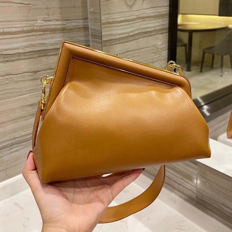 Luxury Designer Women Evening Bags Roma Classic Fur Crossbody Cow Milk Pattern Genuine Leather Shoulder Handbags Kiss Lock Clip Handbag
Luxury Designer Women Evening Bags Roma Classic Fur Crossbody Cow Milk Pattern Genuine Leather Shoulder Handbags Kiss Lock Clip Handbag