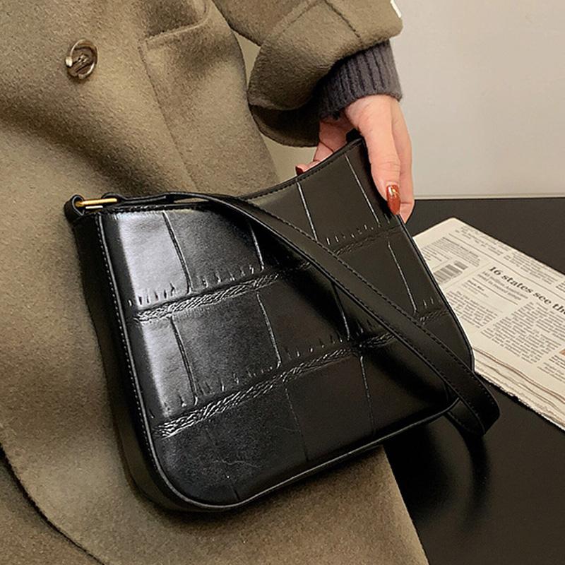 Axukes spring and autumn new 2021 retro underarm bag niche bag Hong Kong style retro ladies large capacity shoulder, Black
Axukes spring and autumn new 2021 retro underarm bag niche bag Hong Kong style retro ladies large capacity shoulder, Black