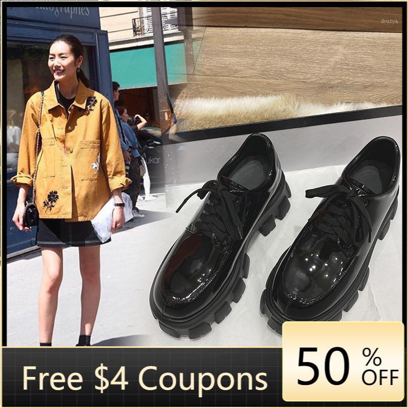 2020 classic patent leather low shoes round head Lace-up Lady Flat Shoes Solid Low Heels Black Short tube Zapatillas Mujer pu1
2020 classic patent leather low shoes round head Lace-up Lady Flat Shoes Solid Low Heels Black Short tube Zapatillas Mujer pu1