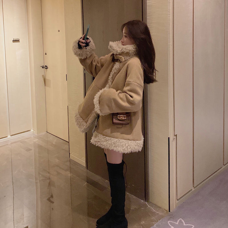 Beijing Elegant Faux Fur Coat Women Winter Thick Warm Soft Fleece Jacket Pocket Zipper Outerwear Overcoat Coat, Black
Beijing Elegant Faux Fur Coat Women Winter Thick Warm Soft Fleece Jacket Pocket Zipper Outerwear Overcoat Coat, Black