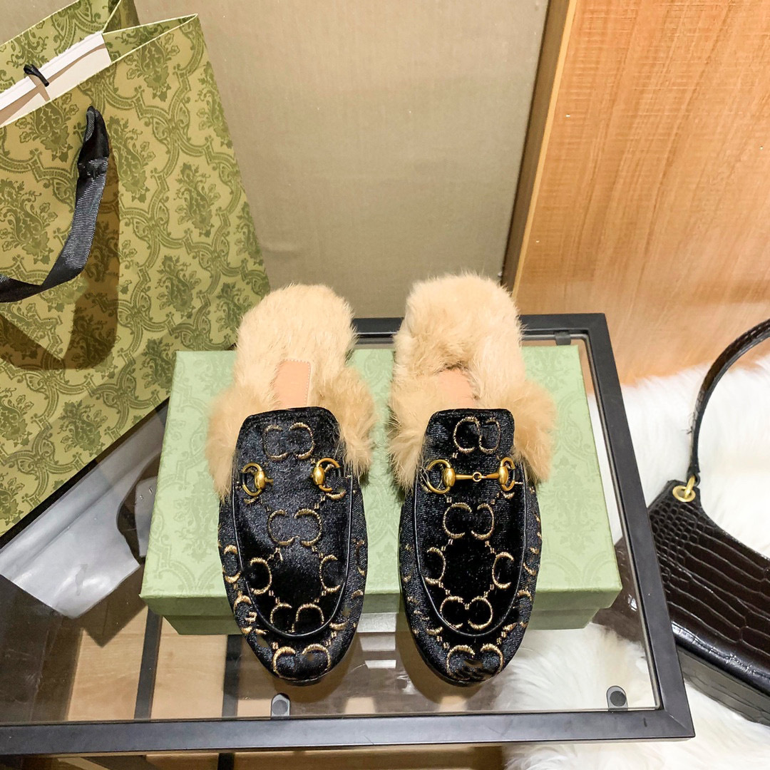 Womens Ladies Mules Slippers Fur Wool Slide Half-drag Metal Furry Fashion Comfortable Leather Closed Toe Sandals Outdoor Travelling Loafers, Black
Womens Ladies Mules Slippers Fur Wool Slide Half-drag Metal Furry Fashion Comfortable Leather Closed Toe Sandals Outdoor Travelling Loafers, Black