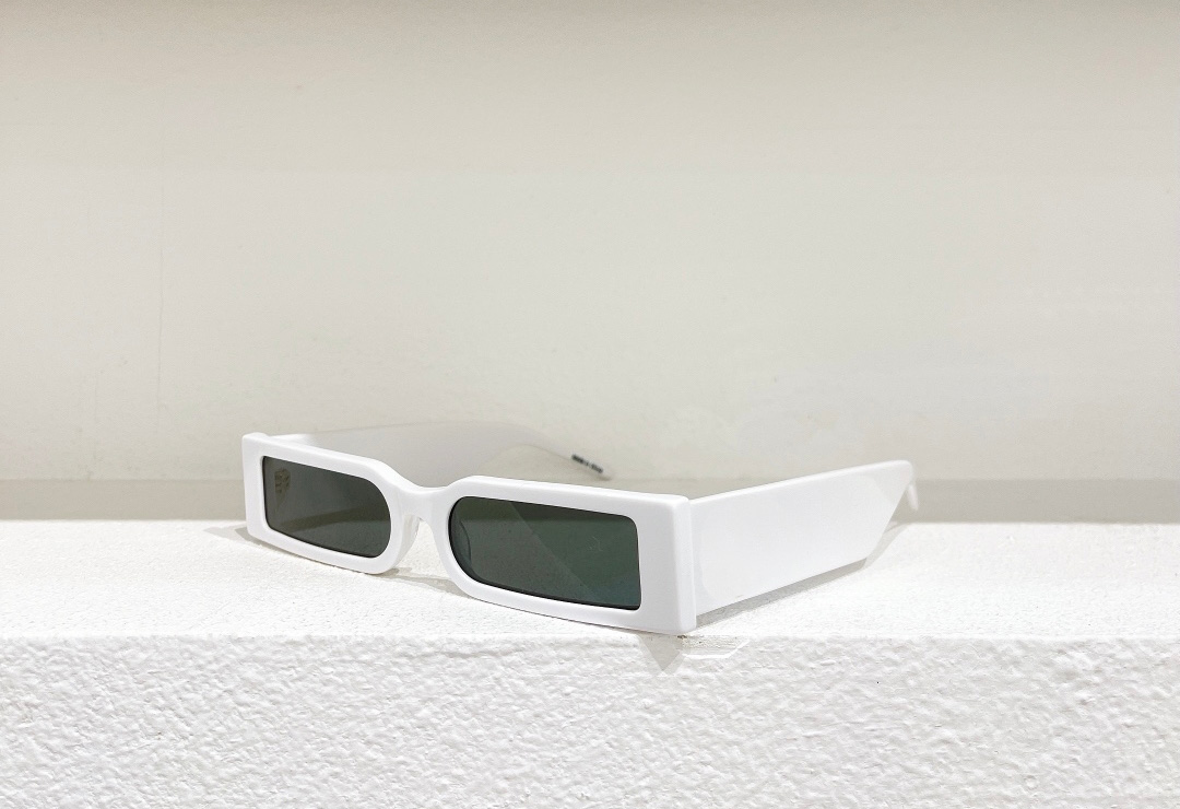 Cool Small Rectangle Sunglasses White Dark Grey Lenses Sun Glasses for Women Men Sport Glasses UV Protection Eyewear with Box
Cool Small Rectangle Sunglasses White Dark Grey Lenses Sun Glasses for Women Men Sport Glasses UV Protection Eyewear with Box