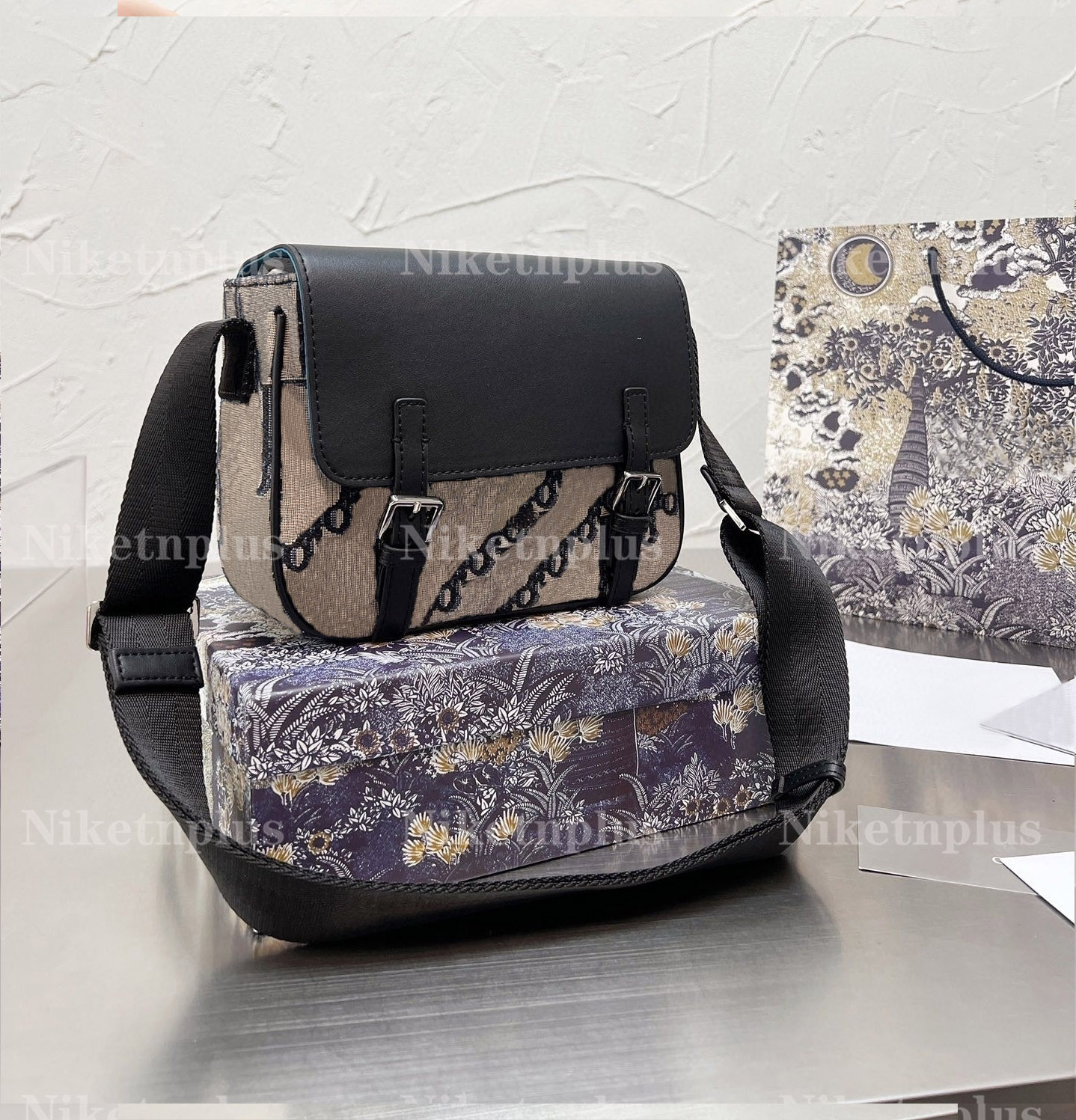 Homme Messenger Bag 22cm Designer Camera Bags Black Monograms Shoulder Handbag Luxurys Cross body Bags, #1
Homme Messenger Bag 22cm Designer Camera Bags Black Monograms Shoulder Handbag Luxurys Cross body Bags, #1