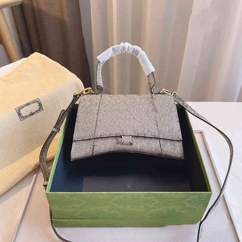Latest Arrival Joint Name Bag Women Designers Handbag Summer Color Cowhide Leather Handle Tote Luxurys Fashion Handbags Crossbody Purses, Box(not sale separately)
Latest Arrival Joint Name Bag Women Designers Handbag Summer Color Cowhide Leather Handle Tote Luxurys Fashion Handbags Crossbody Purses, Box(not sale separately)