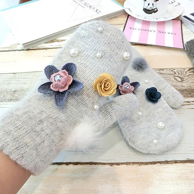 Hot White Fur Blended Mittens Women Gloves Winter Pearl Imitation Floral Ladies Gloves Wrist Solid Women AGL2581
Hot White Fur Blended Mittens Women Gloves Winter Pearl Imitation Floral Ladies Gloves Wrist Solid Women AGL2581