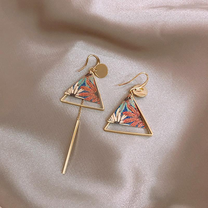 Trendy New Long Asymmetry Pendant Earrings for Women Female Simple Hypoallergenic Geometric Tassel Earrings Jewelry Accessories
Trendy New Long Asymmetry Pendant Earrings for Women Female Simple Hypoallergenic Geometric Tassel Earrings Jewelry Accessories