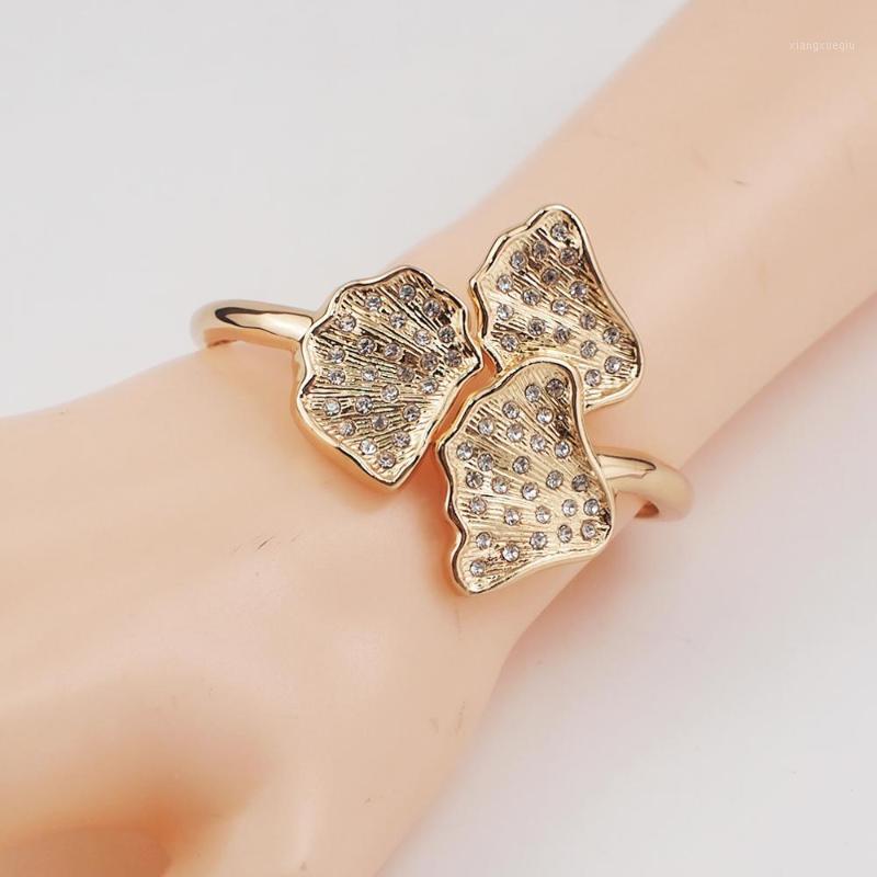 Bangle Luxury Sparkly Rhinestone Flower Cuff Bangles For Women Statement Alloy Geometric Bracelet Wedding Party Fashion Jewelry 2022, Black
Bangle Luxury Sparkly Rhinestone Flower Cuff Bangles For Women Statement Alloy Geometric Bracelet Wedding Party Fashion Jewelry 2022, Black