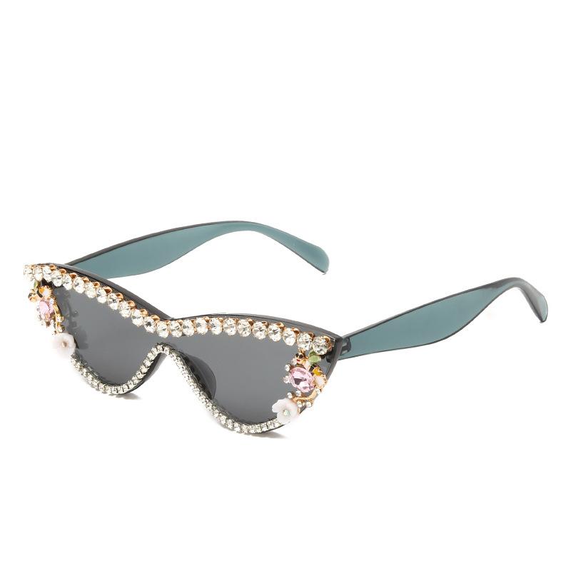 Vintage Sexy Women Diamond Sunglasses 2021 Designer Fashion Colorful Cat Eye Rhinestone Sun Glasses
Vintage Sexy Women Diamond Sunglasses 2021 Designer Fashion Colorful Cat Eye Rhinestone Sun Glasses