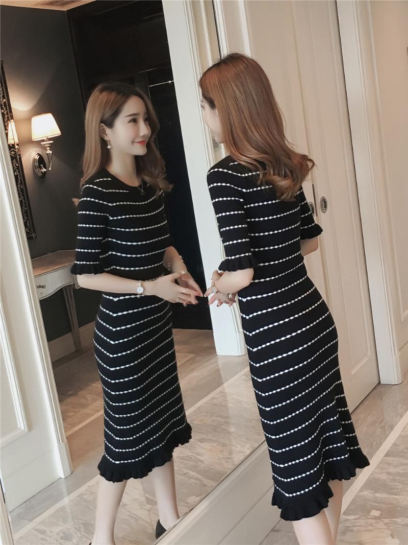Women' New Black and White Striped Mid-sleeved Slim Knit Midi Dress 
Women' New Black and White Striped Mid-sleeved Slim Knit Midi Dress
