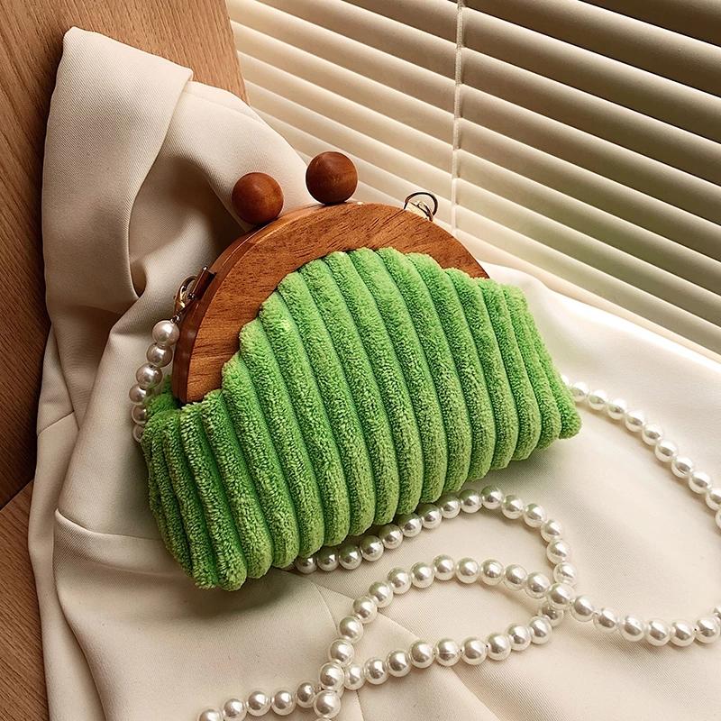 Evening Bags Corduroy Plush Wooden Clip Shell Crossbody Messenger Bag Mini Luxury Women's Designer Handbag Pearl Strap, White
Evening Bags Corduroy Plush Wooden Clip Shell Crossbody Messenger Bag Mini Luxury Women's Designer Handbag Pearl Strap, White