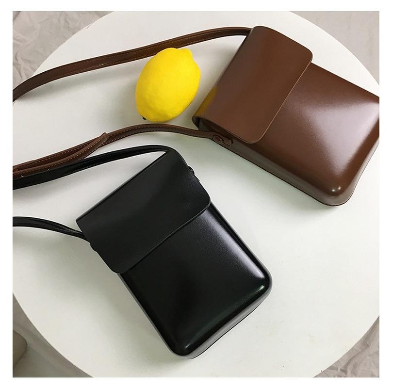 Casual Women Shoulder Bag Large Capacity Lady Crossbody Bag Fashion Purse Crossbody Luxury Leather Women Designer Messenger, Black
Casual Women Shoulder Bag Large Capacity Lady Crossbody Bag Fashion Purse Crossbody Luxury Leather Women Designer Messenger, Black