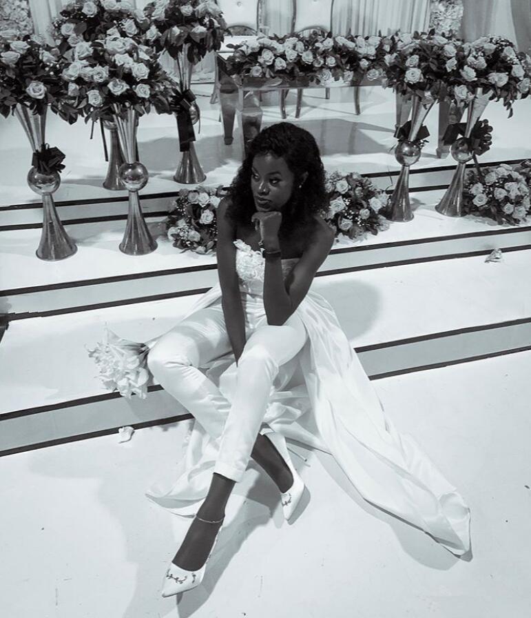 Jumpsuit Beach Wedding Dresses 2021 Sweetheart Lace Applique Bride Dress Wedding Gowns with Detachable Train Pant Suit Women Vestidos