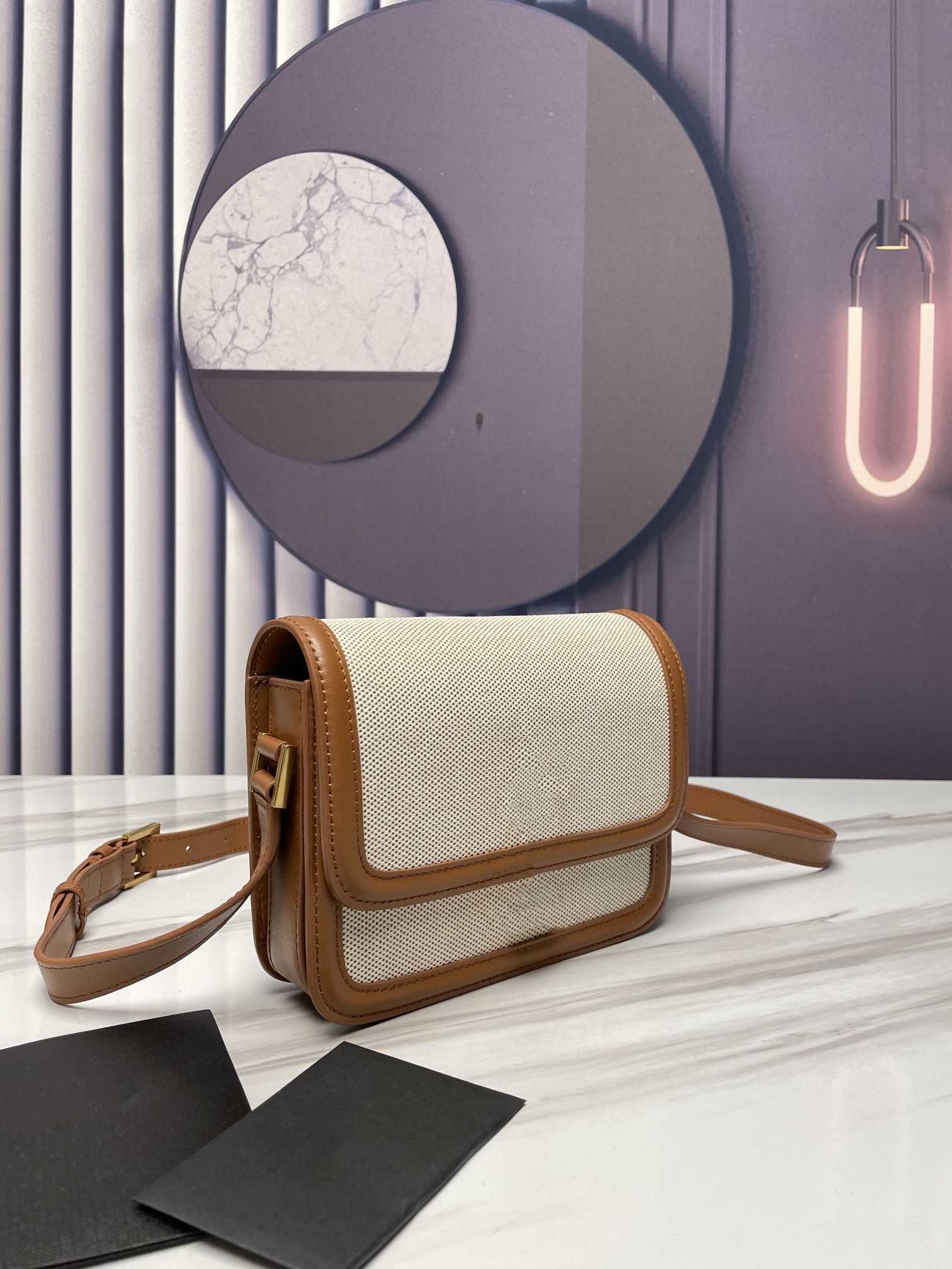 Designer luxury handbagTop Quality!!! Cross Body Bags Rue De Solferino WOMEN Mini Box Toothpick Grain Genuine Leather Shoulder Bag 634306 B-001, Brown
Designer luxury handbagTop Quality!!! Cross Body Bags Rue De Solferino WOMEN Mini Box Toothpick Grain Genuine Leather Shoulder Bag 634306 B-001, Brown