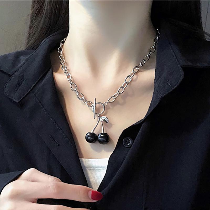 Pendant Necklaces 2021 Vintage Punk Black Cherry Metal Clavicle Chain Choker Necklace For Women Girls Party Jewellery
Pendant Necklaces 2021 Vintage Punk Black Cherry Metal Clavicle Chain Choker Necklace For Women Girls Party Jewellery