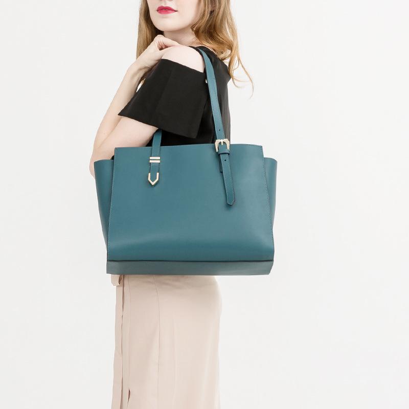 Foreign trade women's bag European and American fashion bag single shoulder handbag solid color messenger leather, Deep royal blue
Foreign trade women's bag European and American fashion bag single shoulder handbag solid color messenger leather, Deep royal blue