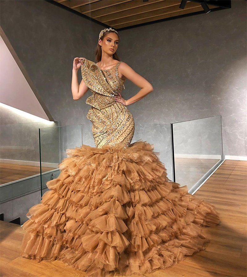 Gorgeous Gold Prom Dresses Beaded Sequins Evening Dress Custom Made Multilayered Ruffles Sleeveless Elegant Celebrity Party Gown