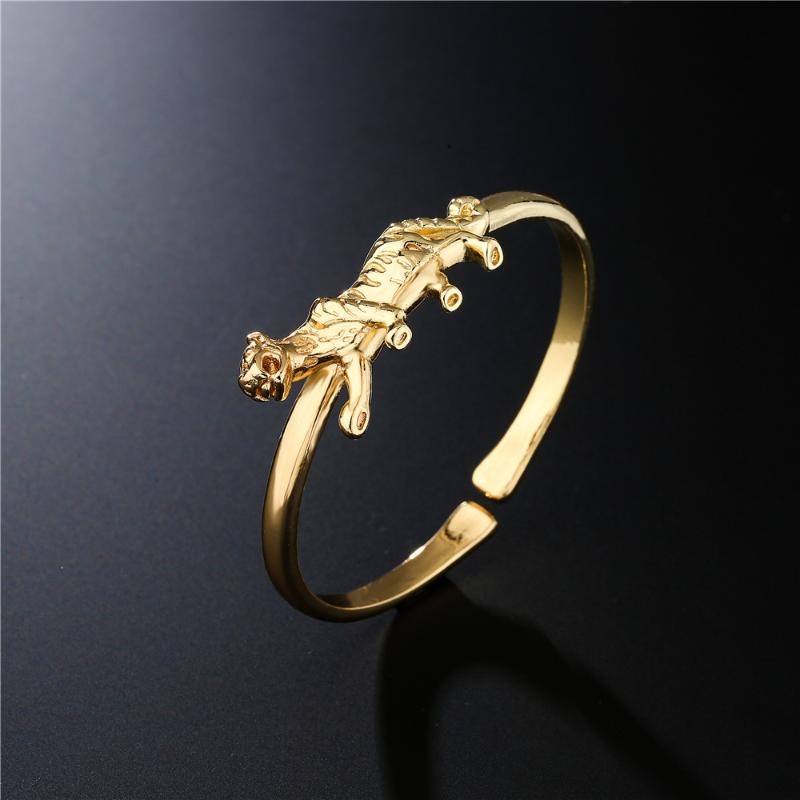 Bangle S925 Europe And America Selling Products Plated With 18K Golden Light Leopard Animal Bracelet Female
Bangle S925 Europe And America Selling Products Plated With 18K Golden Light Leopard Animal Bracelet Female