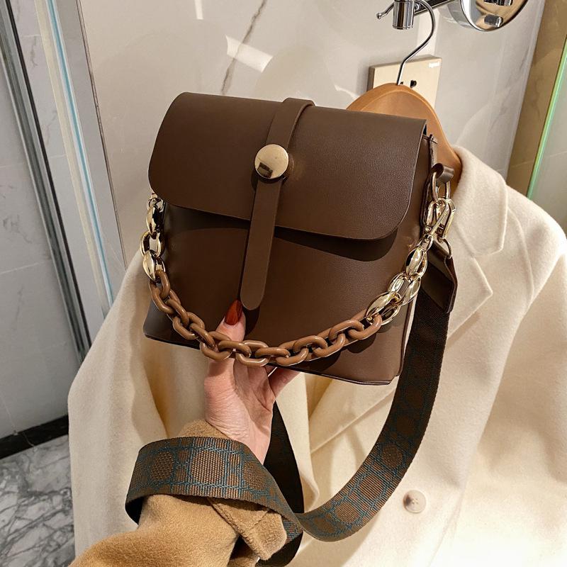 Bucket Bag Female Bag 2021 New Trendy Korean Casual Messenger Advanced Sense Chain Retro Shoulder, Black
Bucket Bag Female Bag 2021 New Trendy Korean Casual Messenger Advanced Sense Chain Retro Shoulder, Black