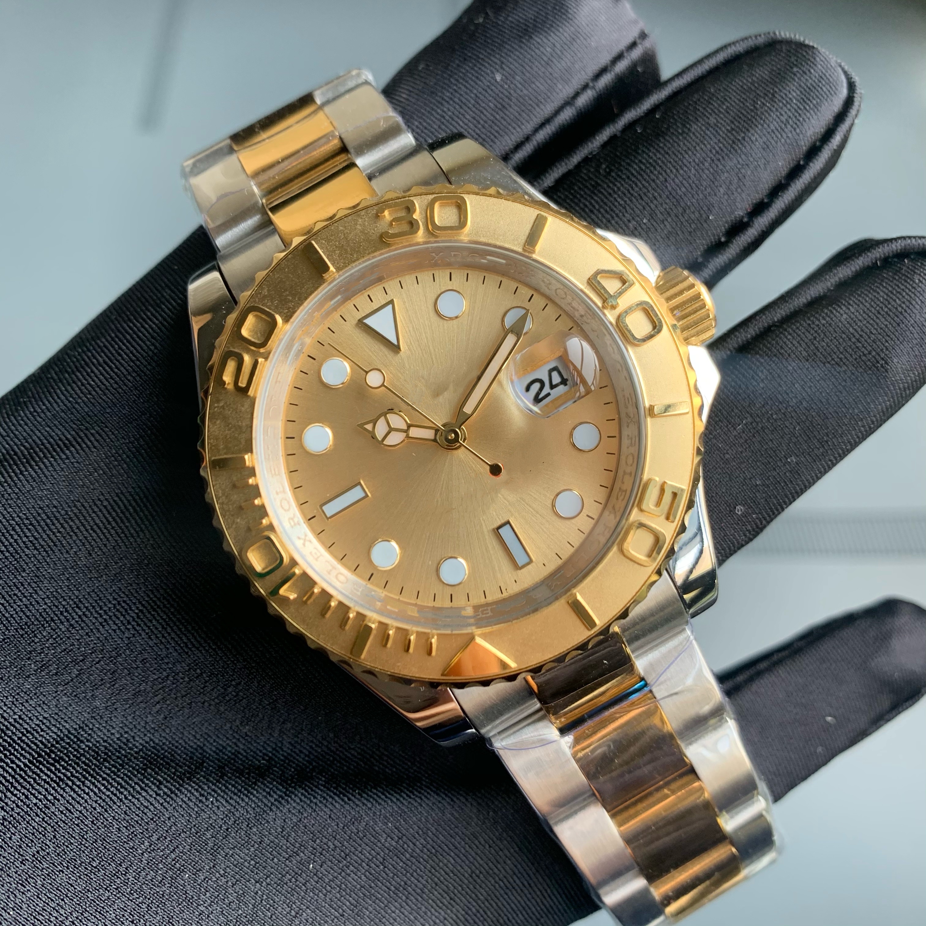 Men's Watch Yacht Style 40mm Silver Dial Master Automatic Mechanical Sapphire Glass Classic Model Folding Buckle Clasp WristWatch, Slivery;brown
Men's Watch Yacht Style 40mm Silver Dial Master Automatic Mechanical Sapphire Glass Classic Model Folding Buckle Clasp WristWatch, Slivery;brown