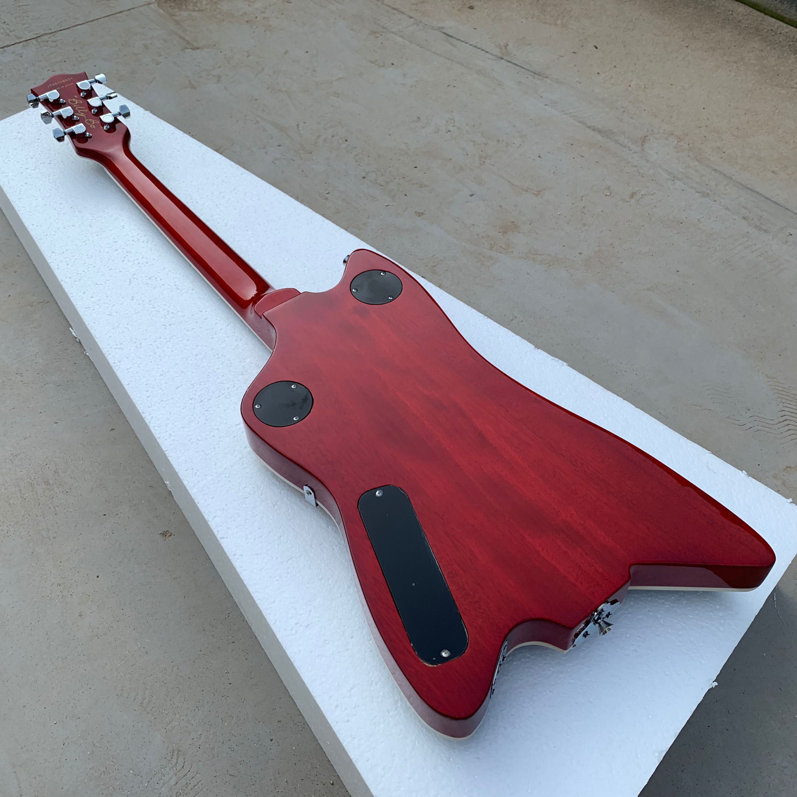 G6199 Billy-Bo Jupiter Fire Thunderbird Black Top Electric Guitar Red Mahogany Body, Sparkle Gold Pickguard, Chrome Hardware
G6199 Billy-Bo Jupiter Fire Thunderbird Black Top Electric Guitar Red Mahogany Body, Sparkle Gold Pickguard, Chrome Hardware