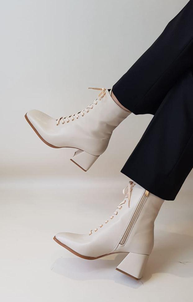 High Heel Leather Boots Birthday Christmas Present Rectengular Luxery Sexy Elegant Bussiness Zip Lace String, Beige
High Heel Leather Boots Birthday Christmas Present Rectengular Luxery Sexy Elegant Bussiness Zip Lace String, Beige