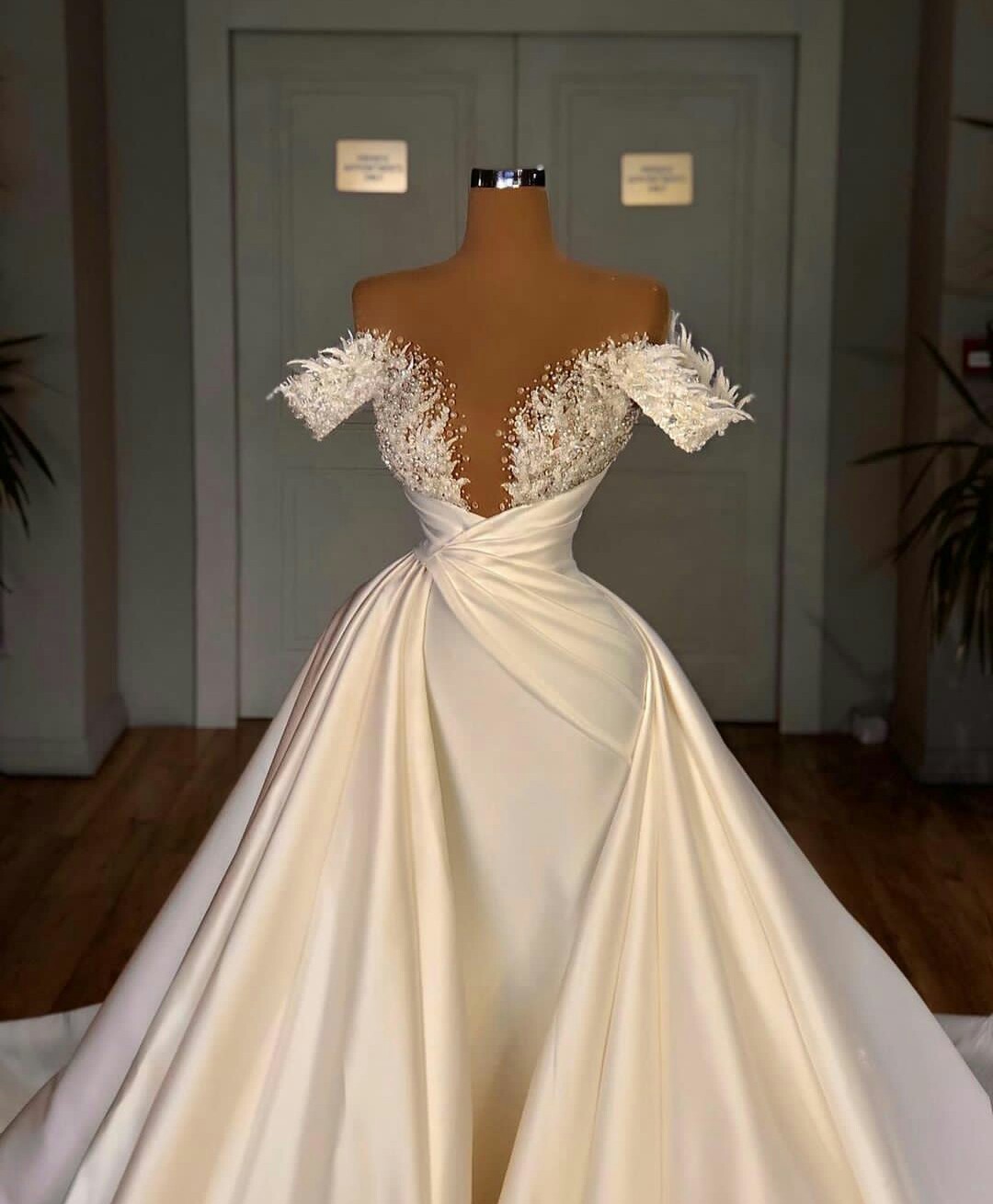 off shoulder lace deep v neck wedding dresses plus size beaded wedding gowns ruched customise robe de marie