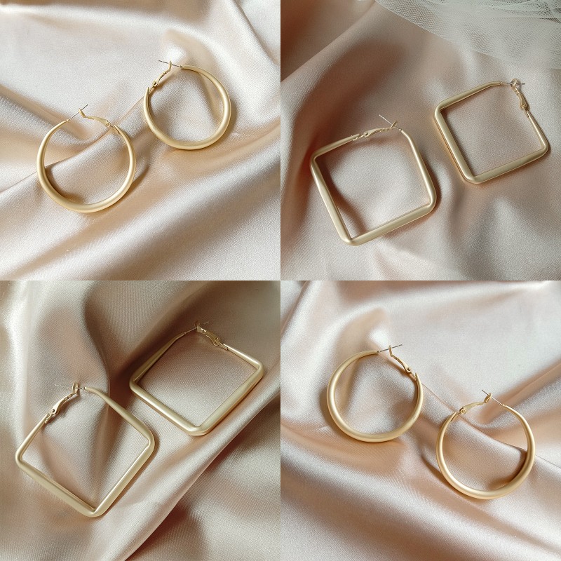 Geometry Big Square Shape Earrings S925 Silver Needle Lady Ear Studs Hollow Out Simplicity Earring Fashion Accessories 2 73lya P2, Golden;silver
Geometry Big Square Shape Earrings S925 Silver Needle Lady Ear Studs Hollow Out Simplicity Earring Fashion Accessories 2 73lya P2, Golden;silver