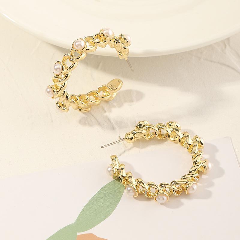 Popular Ins Metal Hollow Earrings Womens Imitation Pearl Gold Hoop Circle Round Huggie Earrings Jewelry For Girls1
Popular Ins Metal Hollow Earrings Womens Imitation Pearl Gold Hoop Circle Round Huggie Earrings Jewelry For Girls1