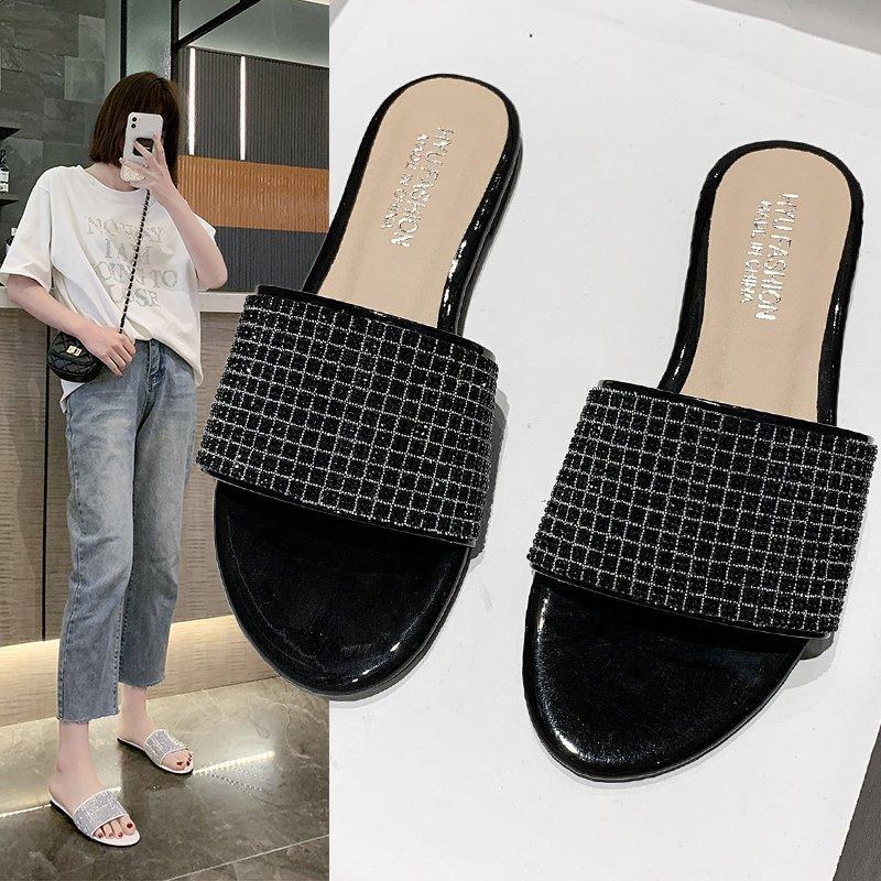 2021 Women's Flip Flops Summer New Fashion Black White Slippers Ladies Rhinestones Flat Bottom Word Drag Seaside Beach Sandals
2021 Women's Flip Flops Summer New Fashion Black White Slippers Ladies Rhinestones Flat Bottom Word Drag Seaside Beach Sandals