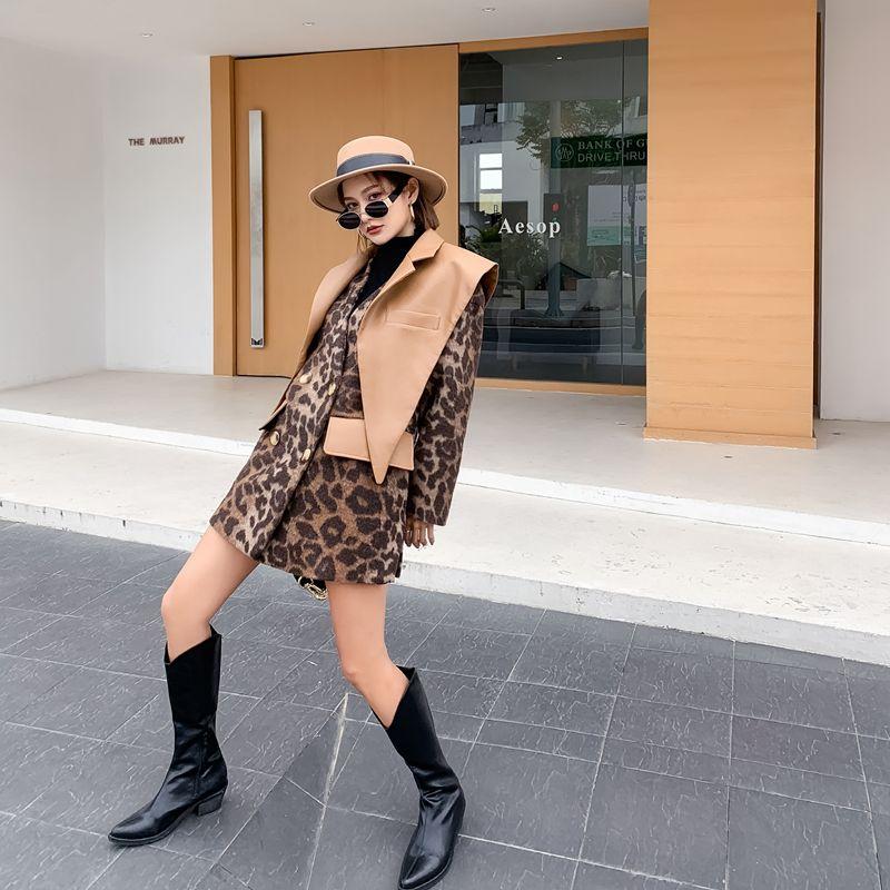 SuperAen Medium Length Leopard Print Contrast Woolen Coat Women 2021 Winter New Design Shawl Jackets, Photo color
SuperAen Medium Length Leopard Print Contrast Woolen Coat Women 2021 Winter New Design Shawl Jackets, Photo color
