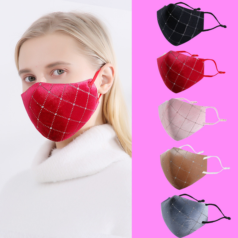 New Shiny Diamond-shaped Non-marking Designer Face Mask Individually Wrapped Autumn and Winter Men and Women Warm Black Mask
New Shiny Diamond-shaped Non-marking Designer Face Mask Individually Wrapped Autumn and Winter Men and Women Warm Black Mask