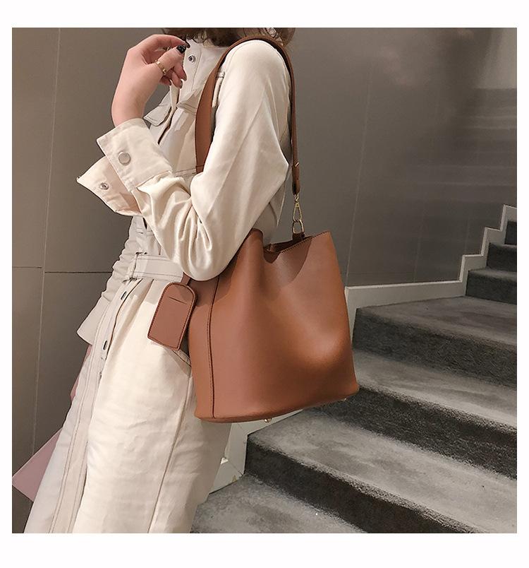 Evening Bags Retro Bucket Bag Women PU Leather Handbags Crossbody For Large Capacity Vintage Shoulder Shopping Female Handbag
Evening Bags Retro Bucket Bag Women PU Leather Handbags Crossbody For Large Capacity Vintage Shoulder Shopping Female Handbag