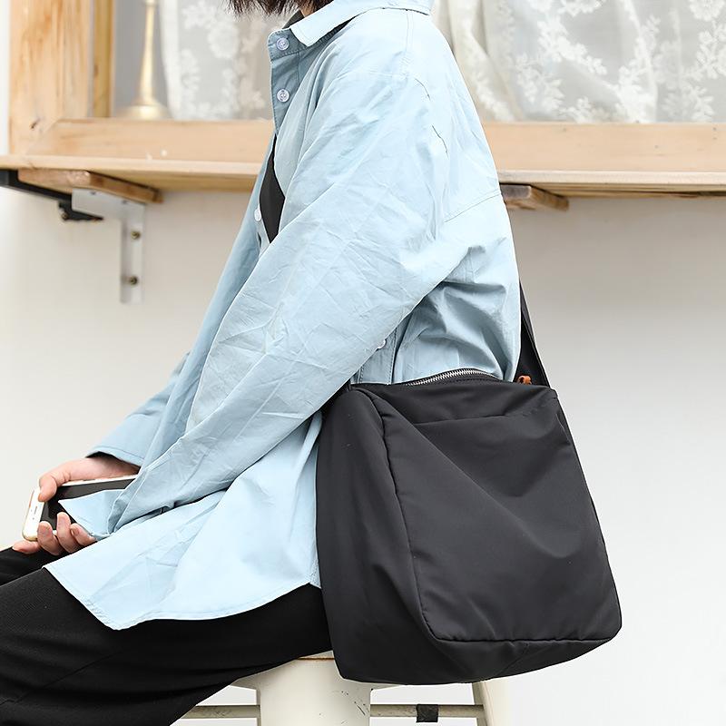 Fashion Casual Oxford Cloth Shoulder Bag Simple And Light Nylon Cloth Women's Bag Versatile Solid Color Messenger
Fashion Casual Oxford Cloth Shoulder Bag Simple And Light Nylon Cloth Women's Bag Versatile Solid Color Messenger