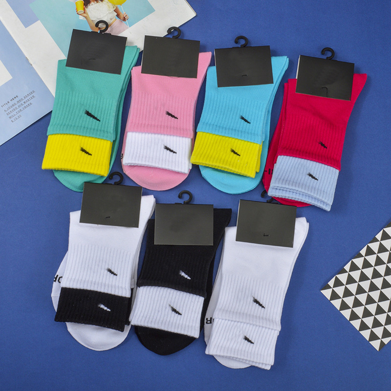 Autumn and Winter New Double Luokou Lovers' Medium Tube Socks Personality Female Designer Sports Socks College Style
Autumn and Winter New Double Luokou Lovers' Medium Tube Socks Personality Female Designer Sports Socks College Style