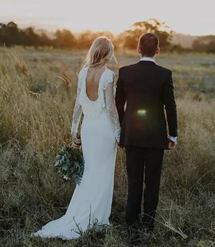 2021 Sexy Backless Mermaid Wedding Dresses Sheer Long Sleeves Country Boho Style Beach Bridal Gowns Split Front Lace Engagement Dresses