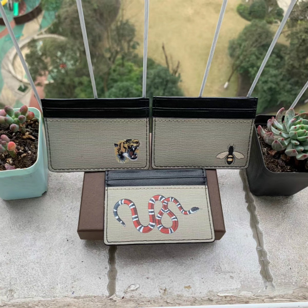 Top Quality card holders 2020 Fashion new designer men fashion Wallets High quality small purses card holder with box, No box
Top Quality card holders 2020 Fashion new designer men fashion Wallets High quality small purses card holder with box, No box