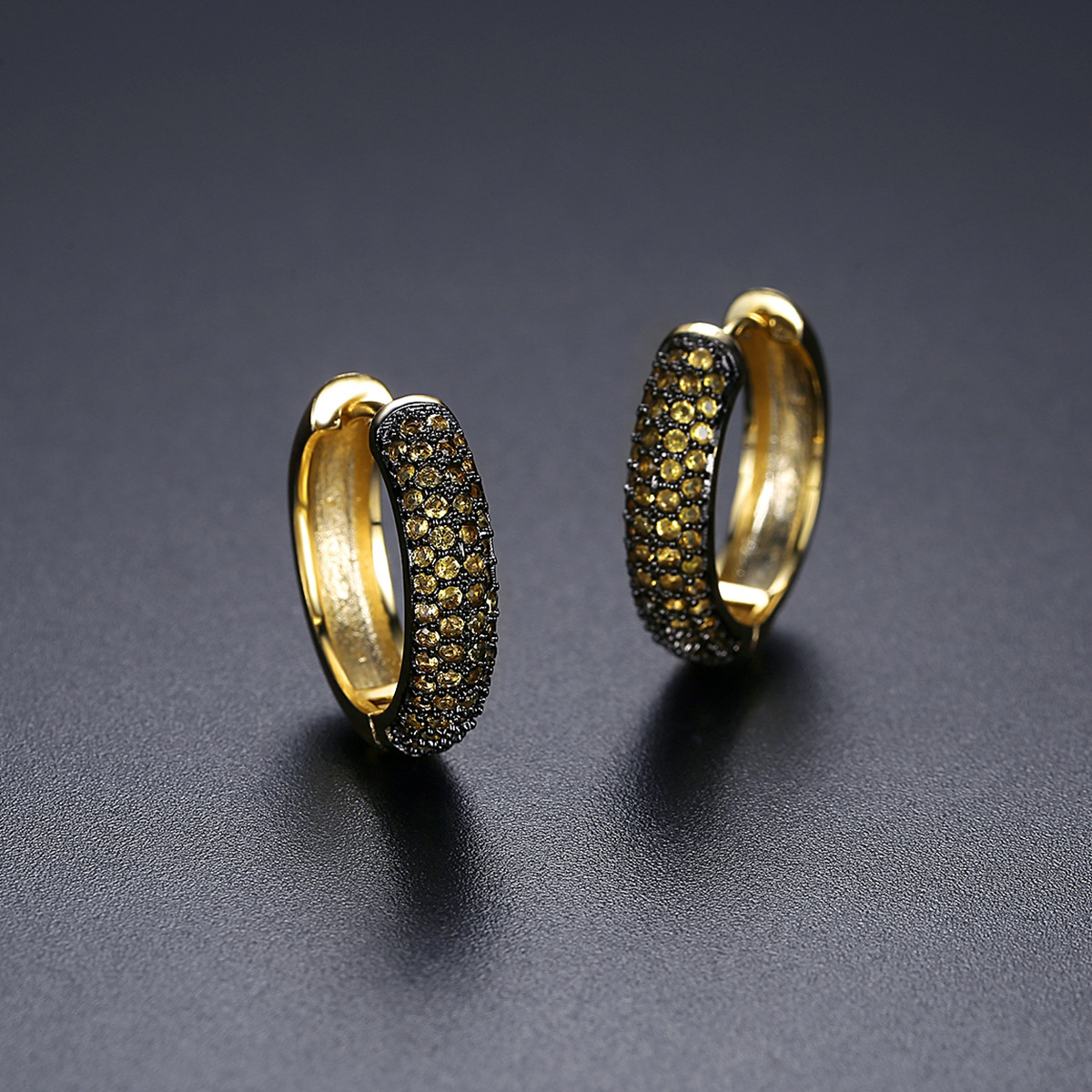 Hip Hop Men's Hoop Earrings Shining Black/Yellow/Red Zircon Huggie Earrings Bling Gold Plated Jewelry Wholesale