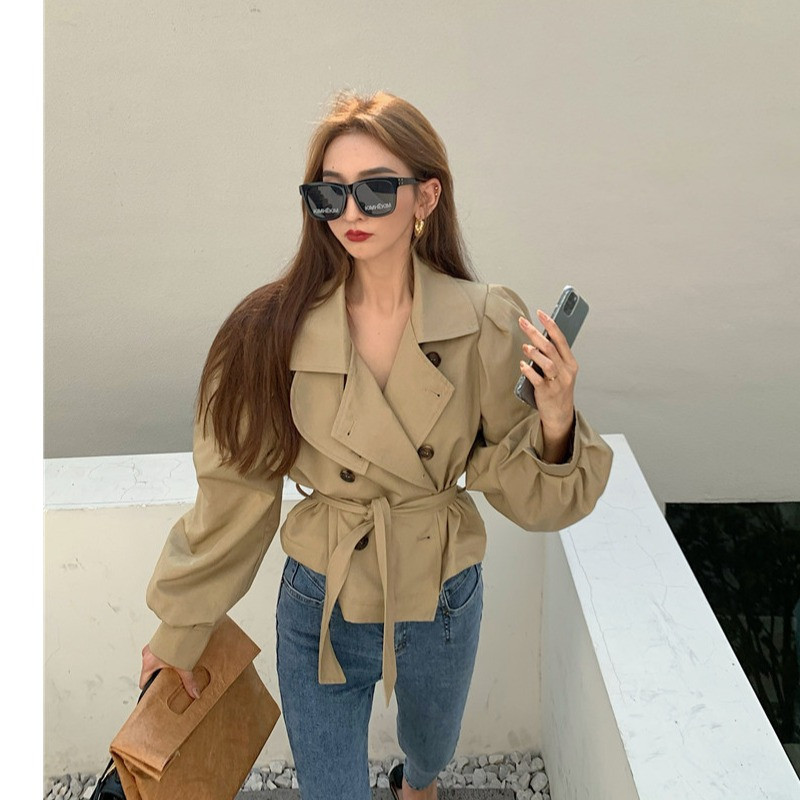 2021 New Elegant Female Short Khaki Trench Coat British Style Double Chest Chic Waistband Long Sleeve Belt Black Jacket 5N3B
2021 New Elegant Female Short Khaki Trench Coat British Style Double Chest Chic Waistband Long Sleeve Belt Black Jacket 5N3B