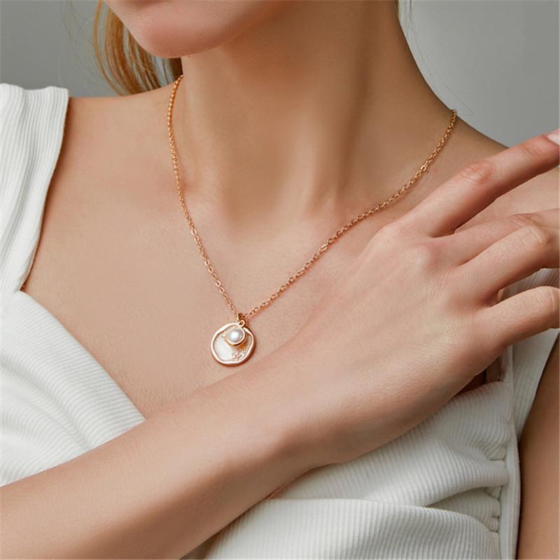 Fashion Titanium Steel Star Mother Shell Pearl Necklace Women 2021 New Simple Design Temperament Golden Female Collarbone Chain
Fashion Titanium Steel Star Mother Shell Pearl Necklace Women 2021 New Simple Design Temperament Golden Female Collarbone Chain
